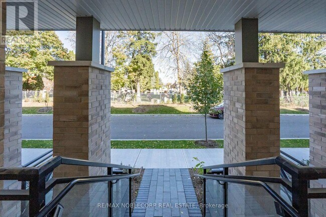 58 Elizabeth St S in Richmond Hill, ON - Building Photo - Building Photo