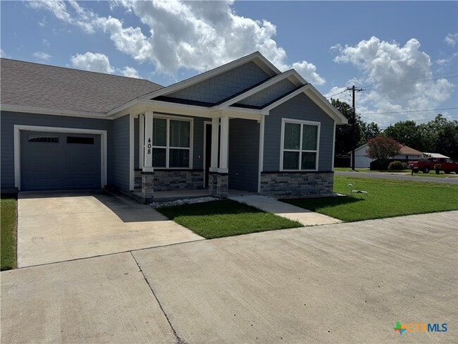 property at 408 W Crestwood Dr