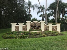 2855 Cypress Trace Cir in Naples, FL - Building Photo