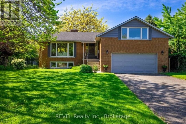 property at 1 Tottenham Ct