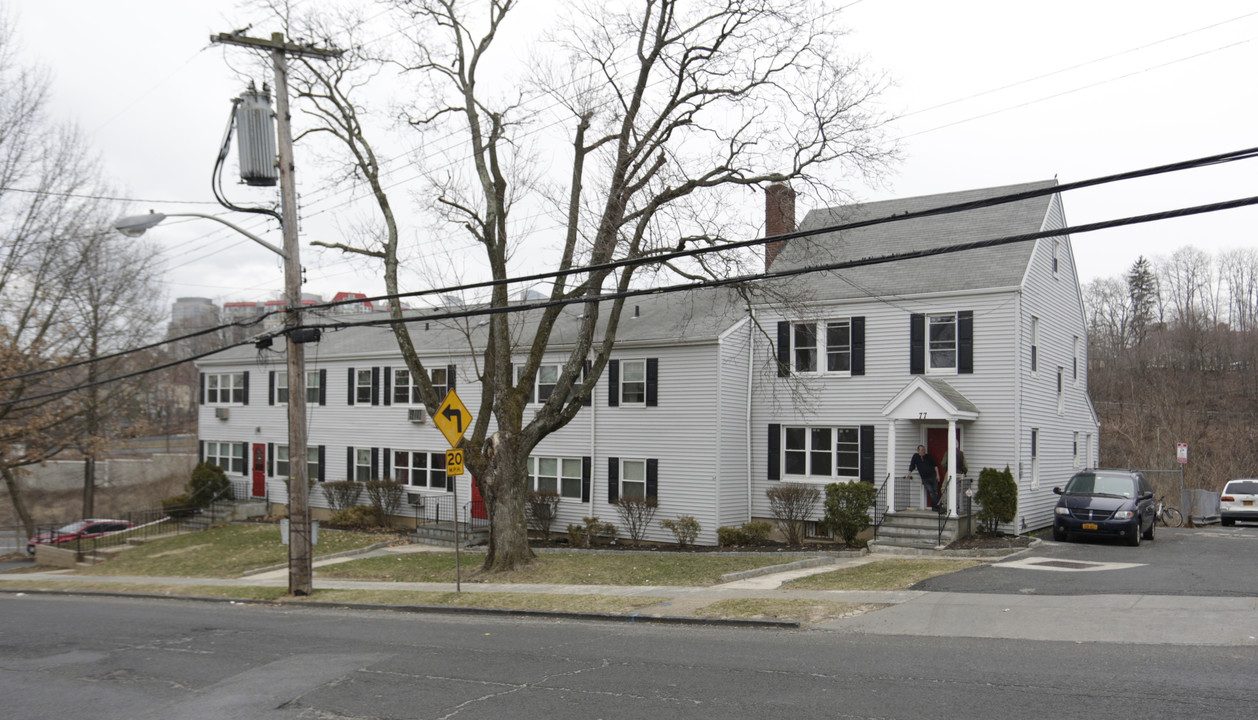 Maple Wood Gardens in White Plains, NY - Building Photo