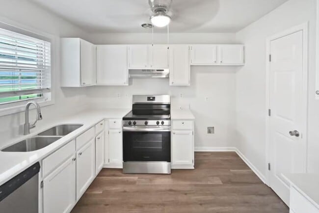 6810 Ironwood Cir in Greensboro, NC - Building Photo - Building Photo