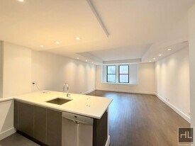 Large newly renovated 2 bed 2 bath - WEST in New York, NY - Building Photo