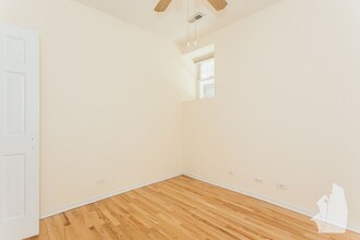 2320 N Southport Ave, Unit GDN in Chicago, IL - Building Photo - Building Photo