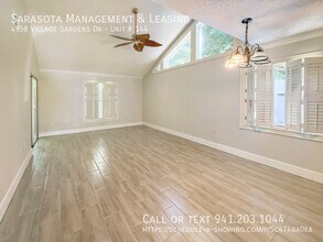 4958 Village Garden Dr in Sarasota, FL - Building Photo - Building Photo