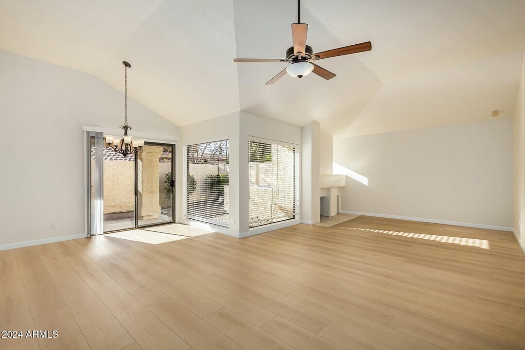 10017 E Saddlehorn Trail in Scottsdale, AZ - Building Photo