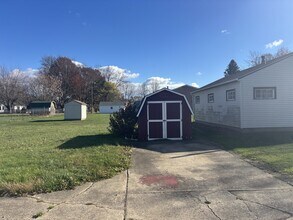 3308 Harmont Ave NE in Canton, OH - Building Photo - Building Photo