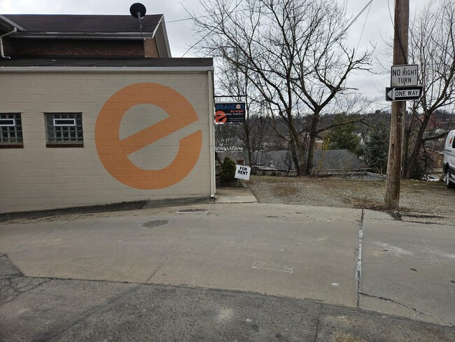 19 W Water St in Canonsburg, PA - Building Photo - Building Photo