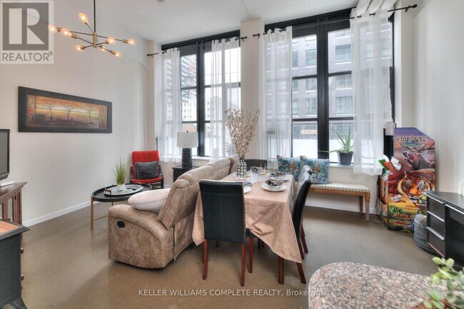 property at 410-410 King St W