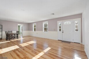 7 Berry Rd in Wantage, NJ - Building Photo