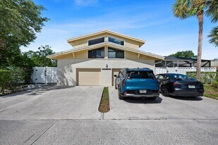 12556 Woodmill Dr in Palm Beach Gardens, FL - Building Photo