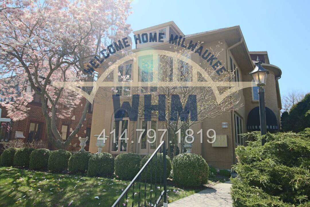 5139 N Cumberland Blvd in Whitefish Bay, WI - Building Photo