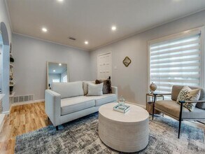 5739 Ellsworth Ave in Dallas, TX - Building Photo - Building Photo