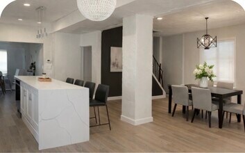 832 S Roosevelt St in Green Bay, WI - Foto de edificio - Building Photo