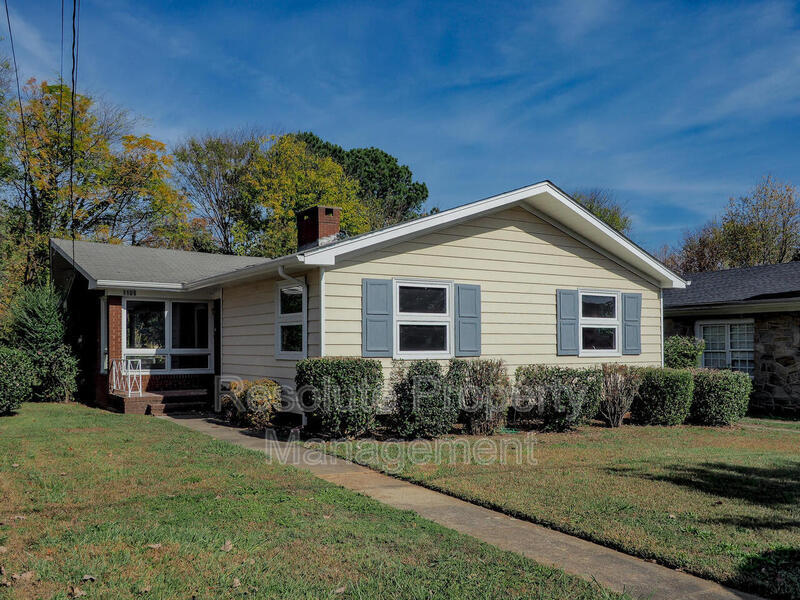 1109 E Martin St in Raleigh, NC - Foto de edificio