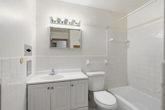 Buron Lane Apartments in South St. Paul, MN - Foto de edificio - Building Photo