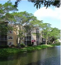 Royal Palms at Lauderhill in Lauderhill, FL - Foto de edificio - Building Photo