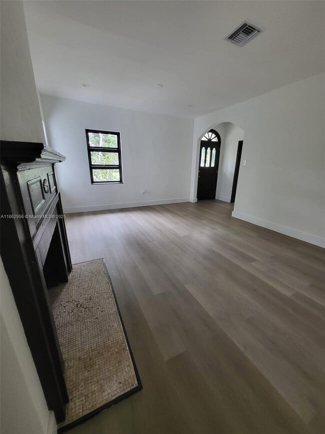 816 NE 91st Terrace in Miami Shores, FL - Building Photo - Building Photo