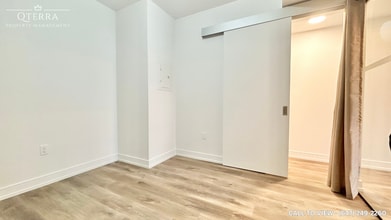 1 Jarvis St in Hamilton, ON - Building Photo - Building Photo