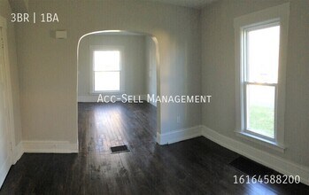 956 Adams St SE in Grand Rapids, MI - Building Photo - Building Photo