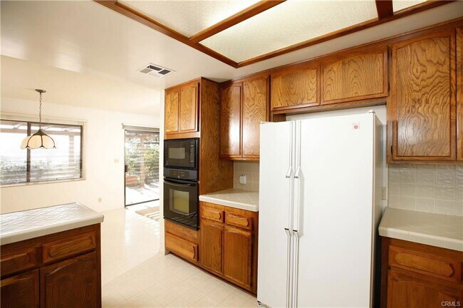 1845 Cathay St in Glendale, CA - Building Photo - Building Photo