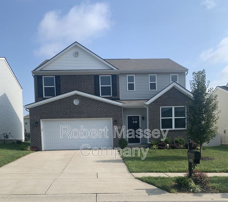11731 Trottingham Cir in Louisville, KY - Building Photo