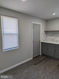 6110 Tulip St photo'