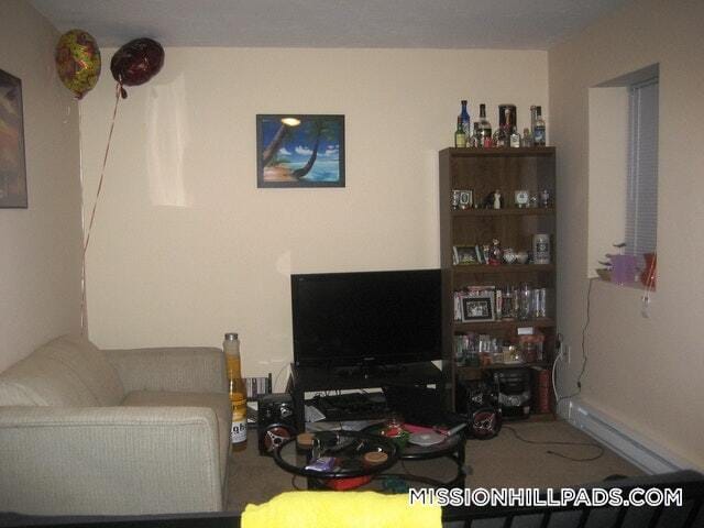 883 Huntington Ave, Unit G-4 in Boston, MA - Foto de edificio - Building Photo