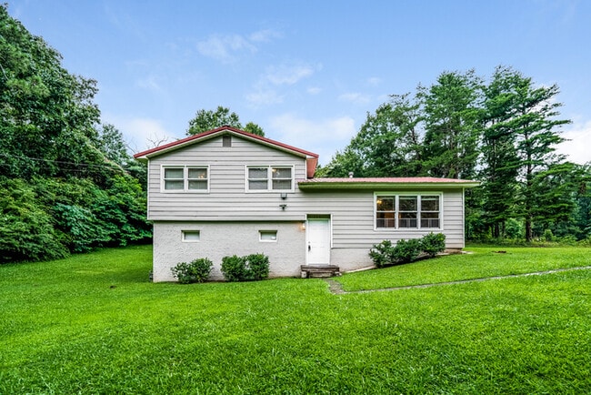 property at 754 Cedar Crest Ln