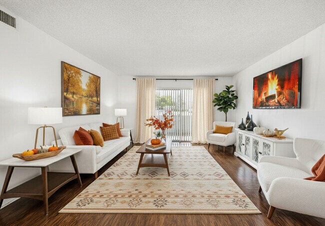 One Park Plaza Apartments in North Lauderdale, FL - Building Photo - Building Photo