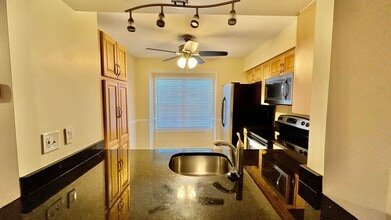 18927 Birdseye Dr in Germantown, MD - Building Photo - Building Photo