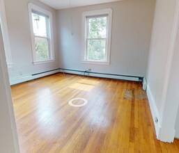 562 Green St, Unit Green St in Cambridge, MA - Building Photo - Building Photo