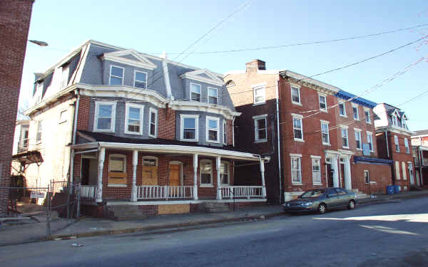 400-404 W 7th St in Wilmington, DE - Foto de edificio