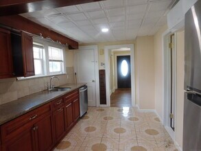 6 Sheridan St in Stamford, CT - Building Photo - Building Photo