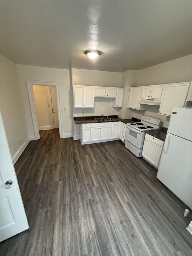 property at 1127 Ross Ave E