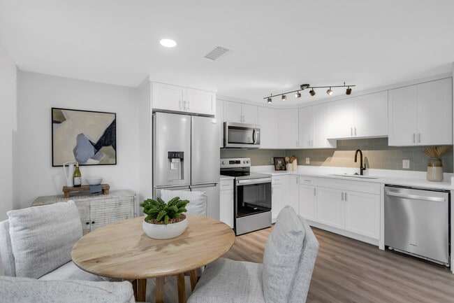 6805 S Juanita St in Tampa, FL - Building Photo - Building Photo