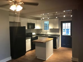 28 McCosh St in Hanover, PA - Foto de edificio - Building Photo