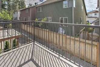 14919 41st Ave SE in Bothell, WA - Foto de edificio - Building Photo