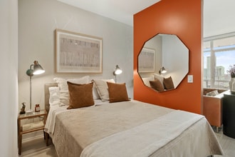 345 N Halsted St in Chicago, IL - Building Photo - Building Photo