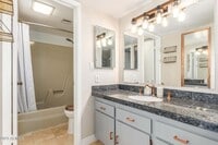 3033 E Devonshire Ave