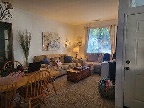 49 Bluff Cove Dr in Aliso Viejo, CA - Building Photo - Building Photo