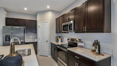 10557 Oakside Dr in Palmetto, FL - Building Photo - Building Photo