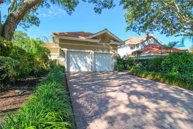 152 Napa Ridge Way in Naples, FL - Foto de edificio - Building Photo