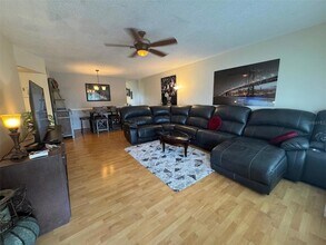 2449 Columbia Dr, Unit 67 in Clearwater, FL - Building Photo - Building Photo