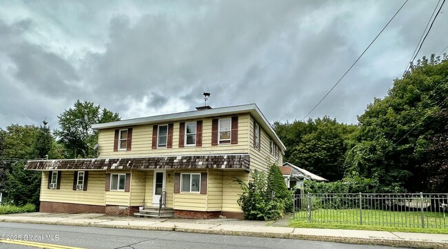 property at 162 Main St