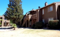 Royal Garden Apartments in Sacramento, CA - Building Photo - Building Photo