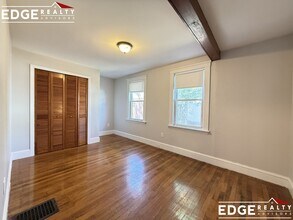 39 Foster St, Unit 1 in Boston, MA - Foto de edificio - Building Photo