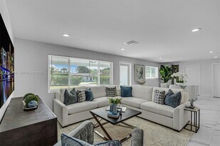 465 NW 11th St in Boca Raton, FL - Building Photo