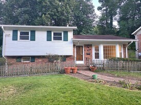 612 Kenbrook Dr in Silver Spring, MD - Building Photo