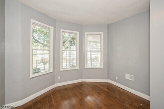 216 S 10th St-Unit -3 in Newark, NJ - Building Photo - Building Photo